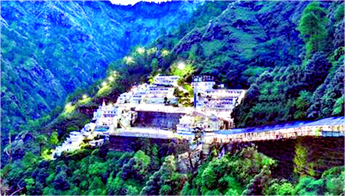 Vaishno Devi Yatra resumes after 3 weeks.